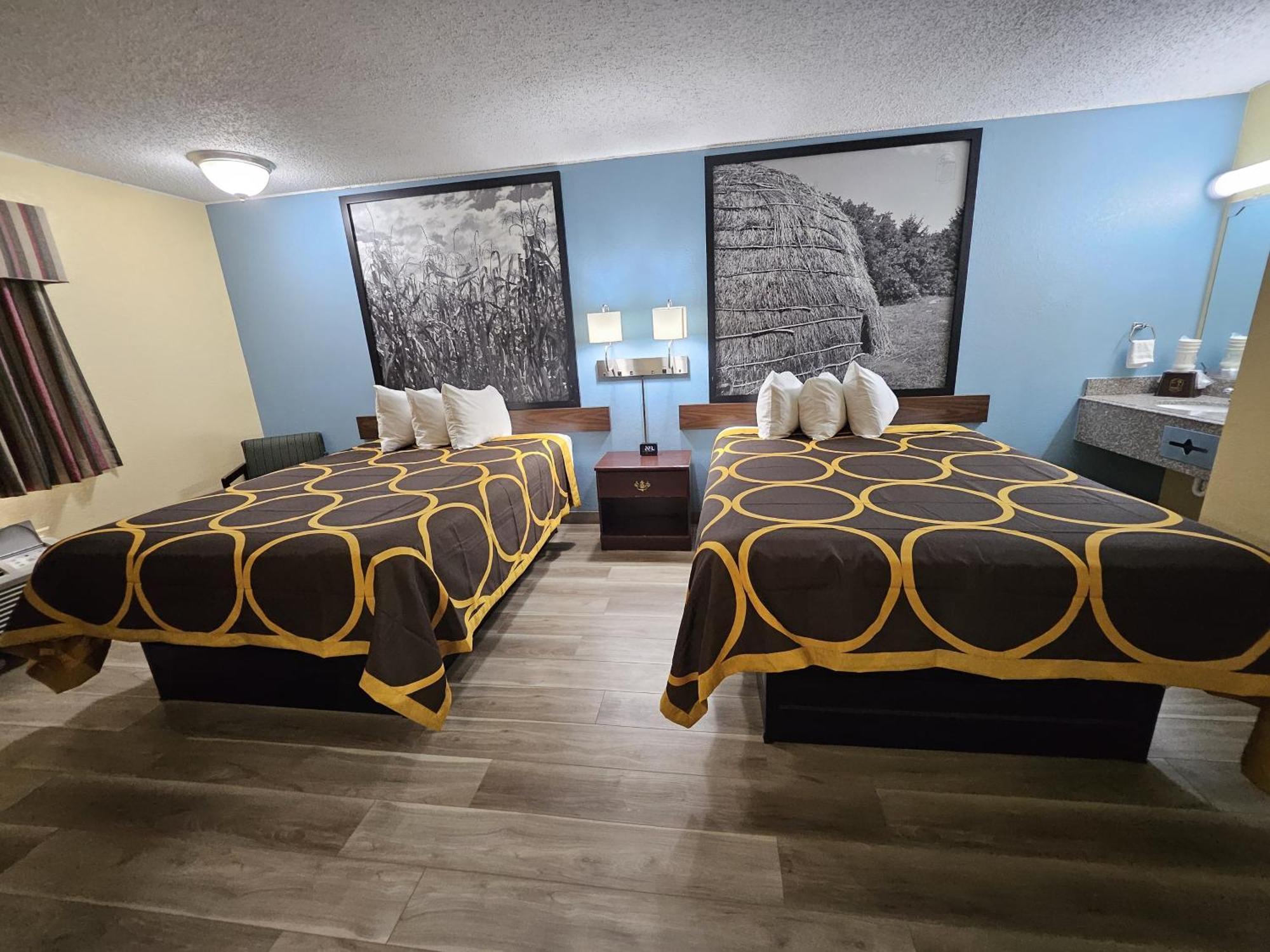 Hotel Super 8 By Wyndham Clinton Zewnętrze zdjęcie