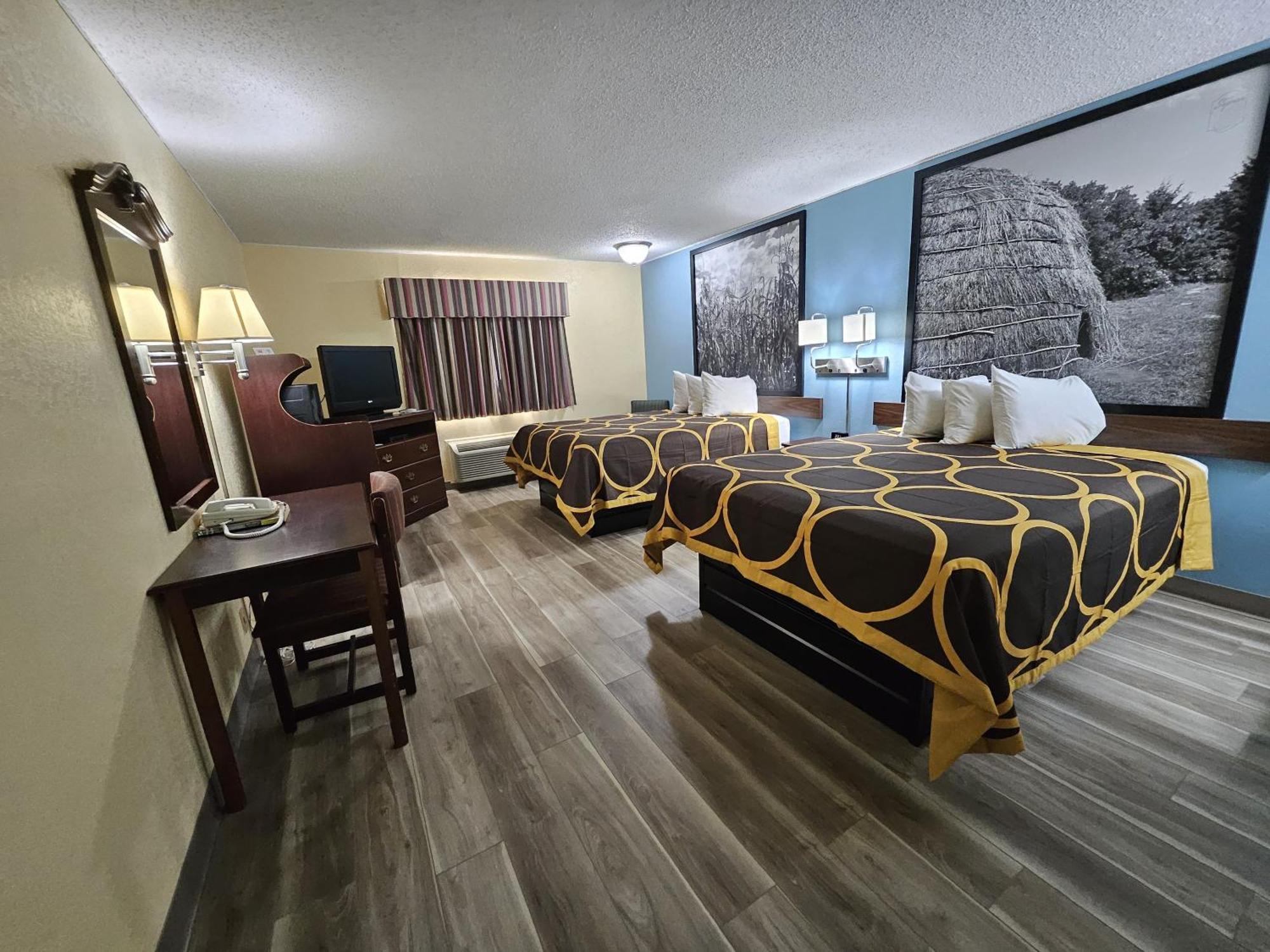 Hotel Super 8 By Wyndham Clinton Zewnętrze zdjęcie